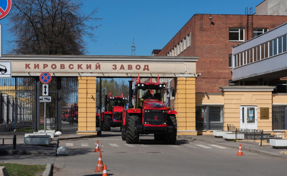 Казахстанские фермеры получат трактора «Кировец» по специальной цене