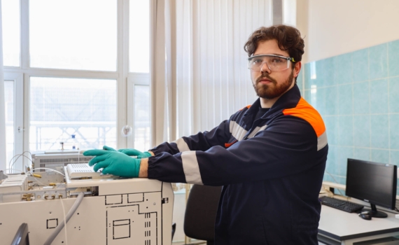 Данила Белозеров – лаборант химанализа Данила Белозеров – лаборант химанализа