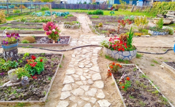 3 идеи садовых дорожек, которые стоят копейки, а выглядят на миллион 3 идеи садовых дорожек, которые стоят копейки, а выглядят на миллион